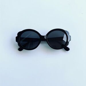 Round Black Vintage Style Sunglasses – Retro Statement Frames